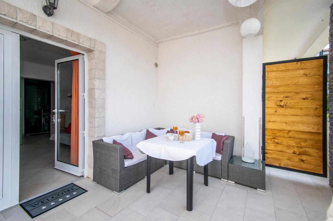 Apartments Alisa Brodarica  Extérieur photo